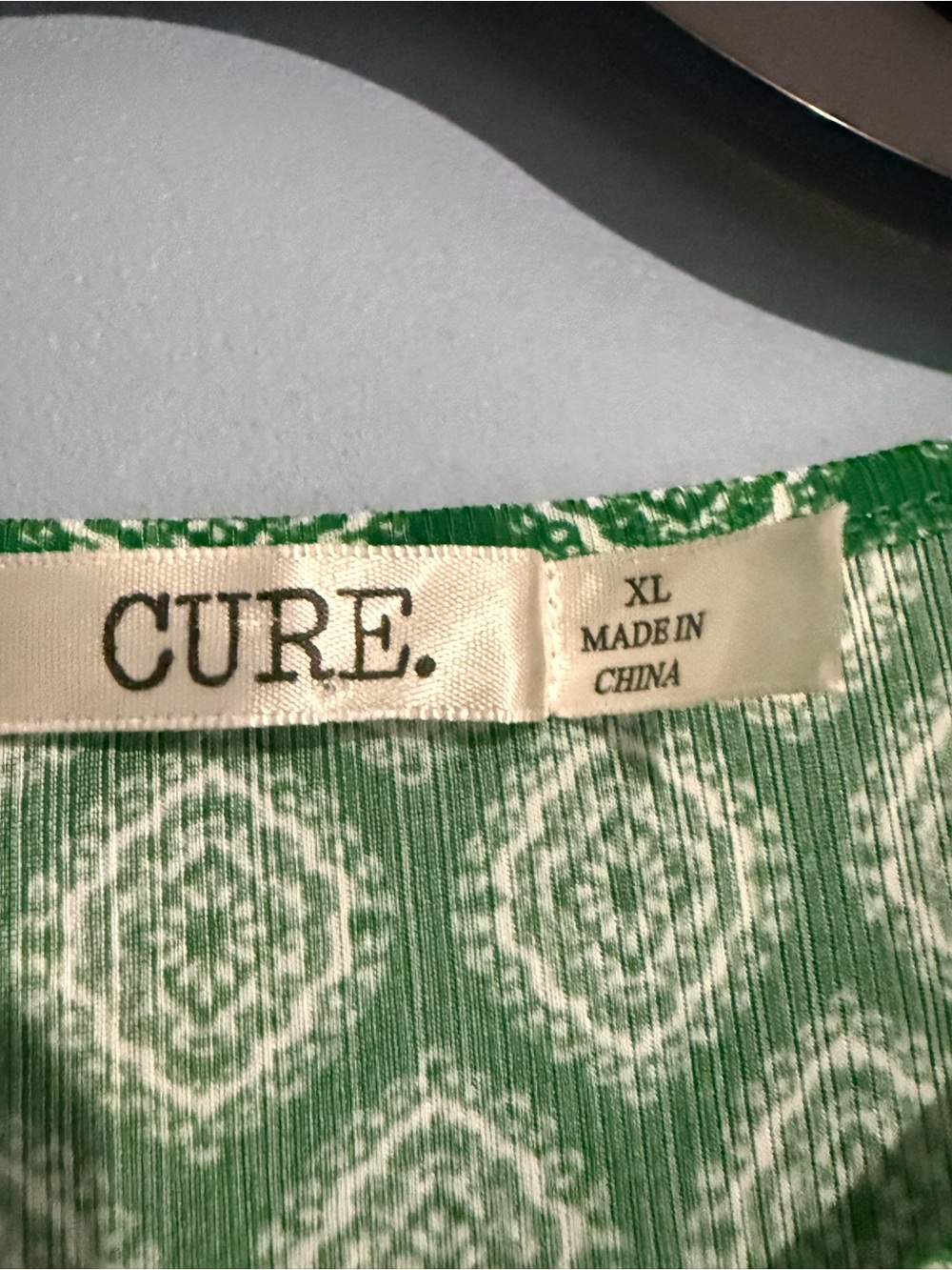 Cure Green Printed Sleeveless Keyhole Tank - Picture 3 of 11